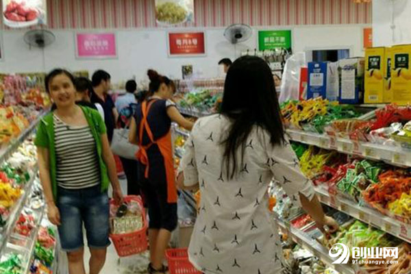 戴永红量贩零食加盟店怎么样?加盟很不错