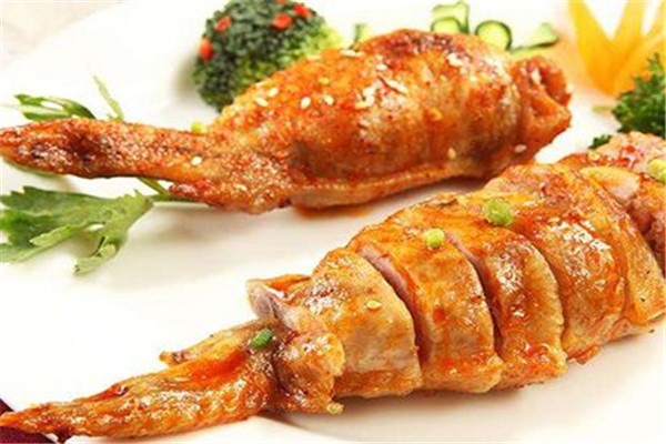 选择鸡翅包饭加盟怎么样?鸡翅包饭店适合开在什么地方?