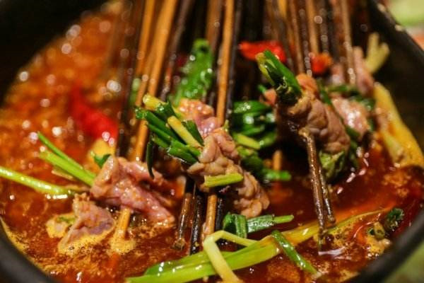 在重庆开一家串串需要多少钱?加盟一家串串店好吗?