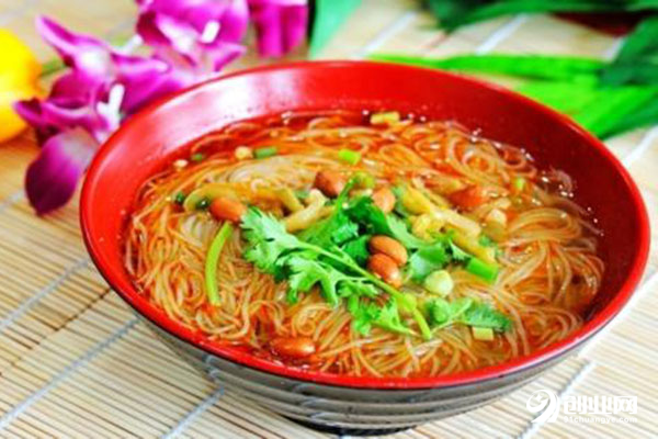 砂锅米线哪里学？开米线店要投资多少钱？