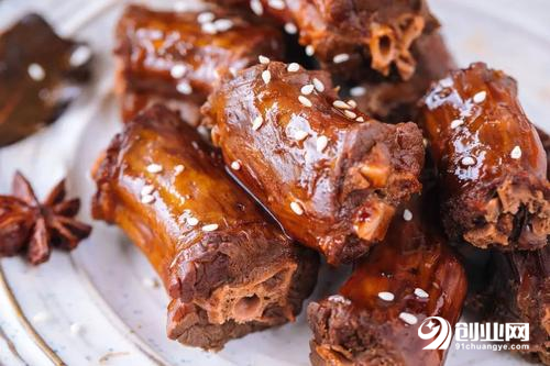 开个周黑鸭鸭脖加盟店需要多少钱