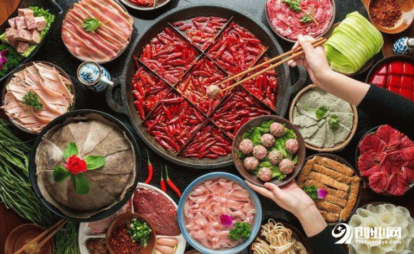 风靡一时的网红火锅和传统老字号火锅相比有什么不同？