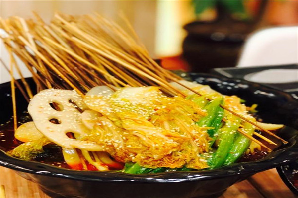 加盟四川串串那家好呢？四川串串赚钱不？