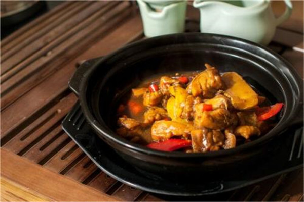 黄焖鸡米饭加盟费用多少钱？只需几万元，让梦想触手可及！