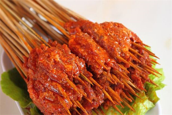 如何经营串串香店?了解清楚开店没毛病