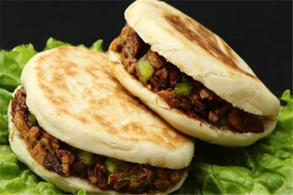 肉夹馍加盟多少钱?想开一家肉夹馍加盟店，这几点投资必不可少