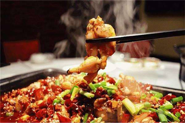 选择麻辣牛蛙火锅加盟好不好?有哪些值得信赖的品牌?