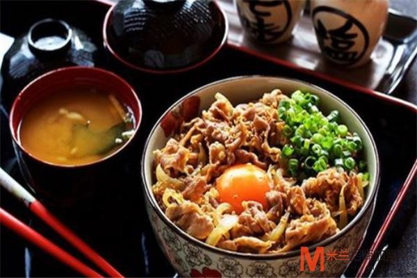 牛丼日式牛肉饭加盟