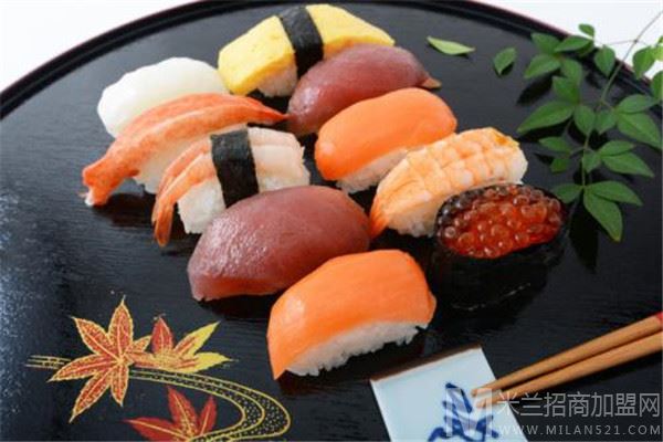 黑米寿司加盟