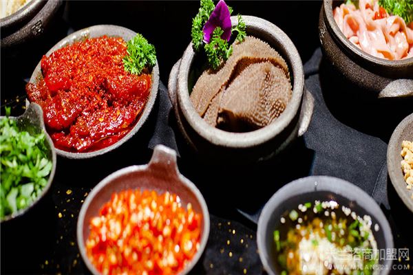 巴舍食象老灶火锅加盟
