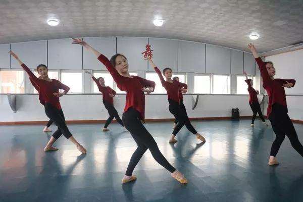 精舞门舞蹈培训中心加盟