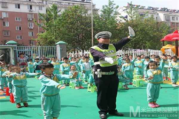 小苹果幼儿园加盟